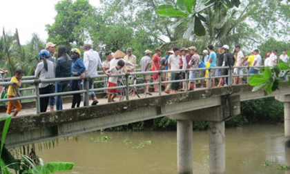 Phát hiện xác nam thanh niên trên sông