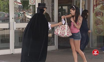 Nhà ảo thuật tài ba hay kẻ bịp bợm