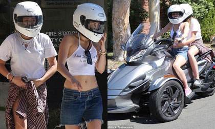 Miley Cyrus cưỡi moto khủng đi dạo phố cùng em gái