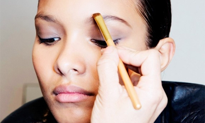 4 kĩ thuật trang điểm cơ bản khiến bạn trẻ ra ngay tức thì