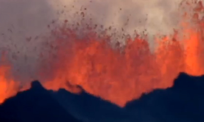 Choáng váng với hình ảnh núi lửa phun trào