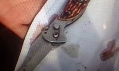 Bí ẩn vụ người đàn ông chết bên đường với tư thế lạ