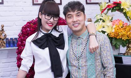 Vắng bạn gái, Ưng Hoàng Phúc thân thiết bên Quế Vân