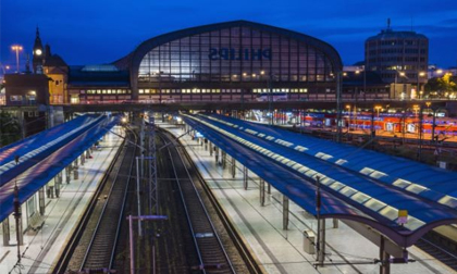 Người phụ nữ giấu xác hai bé sơ sinh trong tủ gửi đồ