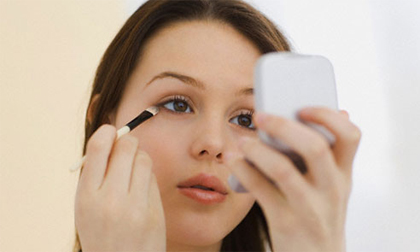 Mẹo trang điểm giúp che nám, tàn nhang cực nhanh