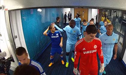 Yaya Toure 'tát' Hazard tới tấp trong đường hầm