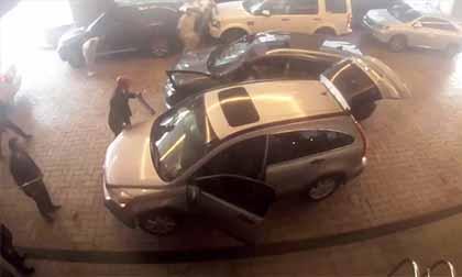 Pha 'nhẩy' xe trắng trợn nhất mọi thời đại