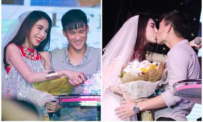 Thủy Tiên - Công Vinh bất ngờ làm đám cưới, hôn nhau đắm đuối