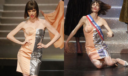 Siêu mẫu Coco Rocha ngã nhào trên sàn diễn Paris Fashion Week
