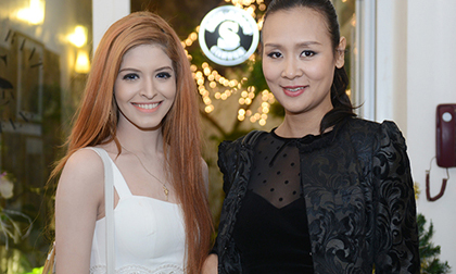 Andrea nhan sắc nhợt nhạt đi dự event một mình