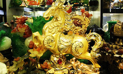 Ngựa phong thủy - Món quà Tết "mã đáo thành công"