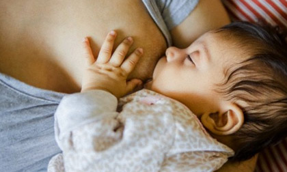 Cho con bú và 9 điều khiến bạn thích thú