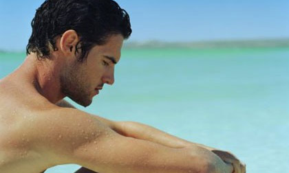 Mụn ở tinh hoàn cứ lớn dần, em sợ mình bị ung thư…