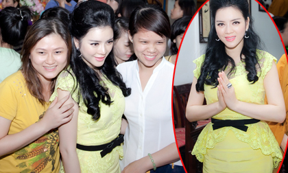 Lý Nhã Kỳ diện đầm Marchesa làm MC tại chùa Phổ Quang