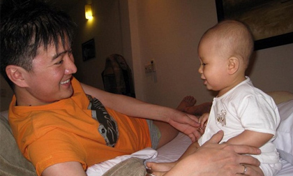 Đàm Vĩnh Hưng bất ngờ khoe con