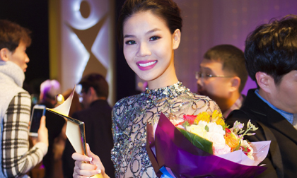 Chân dài Venus Kỳ Hân đoạt giải nhất "Người mẫu trẻ châu Á"