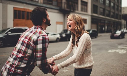 Những việc làm của bạn khiến chàng "ngẩng cao đầu"