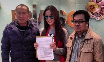 Nong Poy đến Hồng Kông nửa tiếng để ký hợp đồng "béo bở"