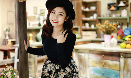 Hotgirl Thùy Candy làm cô chủ hàng hoa xinh đẹp