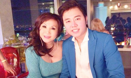 Vũ Hoàng Việt hạnh phúc bên người yêu và gia đình