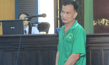 Dê già 55 tuổi dâm ô bé gái... 100 lần