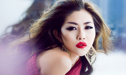 Người mẫu Khánh Ty đẹp ma mị trong loạt ảnh mới