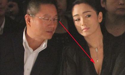 Củng Lợi bị "nhòm ngực" vì diện váy cổ xẻ sâu