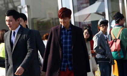 Fan điên đảo vì vẻ đẹp “mọi góc độ” của Lee Min Ho