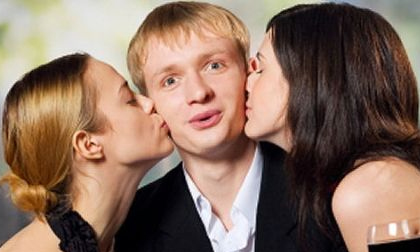 Biện minh của những chàng trai thích "bắt cá hai tay"