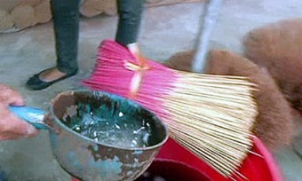 Hương thơm nhờ hóa chất: Thắp nhiều hại phổi, hại mắt