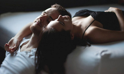 Em trao thân cho tôi nhưng vẫn ngủ với người yêu cũ