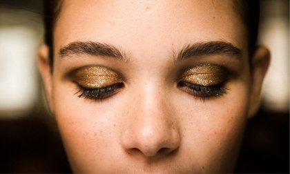 5 màu mắt giúp phái đẹp thêm xinh đẹp ngày Tết