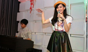 Á quân Thử thách cùng bước nhảy "khoe" giọng hát