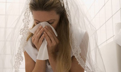 Đêm tân hôn chồng bắt trả nhẫn cưới và viết đơn ly hôn