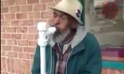 Bản saxophone của cụ già