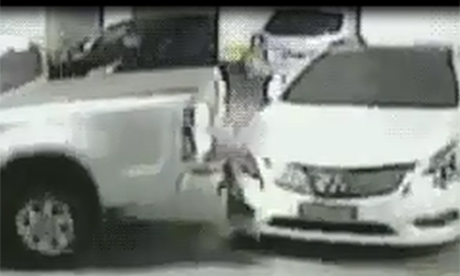 Đỗ xe kiểu 'bẩn tính'