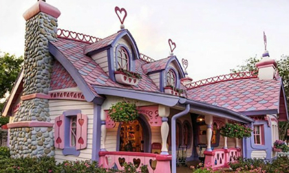 Những ngôi nhà màu hồng đẹp như trong cổ tích
