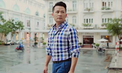 Bằng Kiều khoe vẻ lịch lãm sau khi về nước