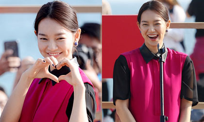 Shin Min Ah khoe nụ cười má lúm 'hái ra tiền' với váy hồng nổi bật
