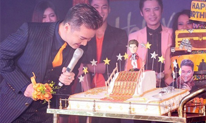 Mr Đàm tiết lộ người tặng bánh sinh nhật dát 100 chỉ vàng