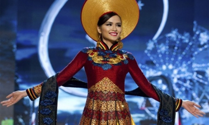 Những bộ trang phục dân tộc Việt tỏa sáng trên đấu trường quốc tế