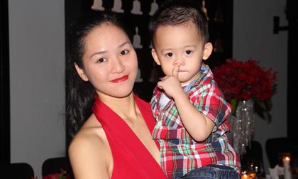 Phan Thị Lý 'bế' bụng bầu 3 tháng, đưa con trai đi dự tiệc