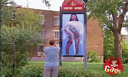 Bí mật bức ảnh trước tu viện