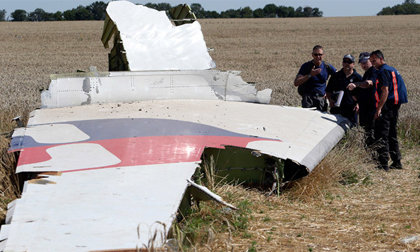 Phát hiện một nạn nhân đeo mặt nạ trên chuyến bay MH17