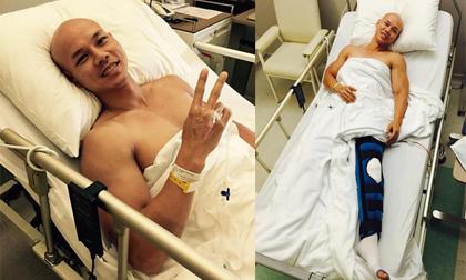 Phan Đinh Tùng lộ ảnh bó chân trong viện khiến fans lo lắng 