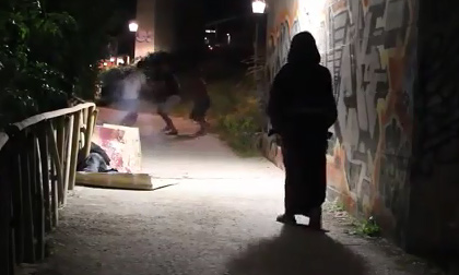 Té ghế với màn dọa ma như phim