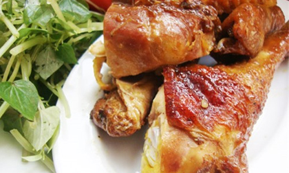 Gà rô ti nước dừa 'bắt' cơm