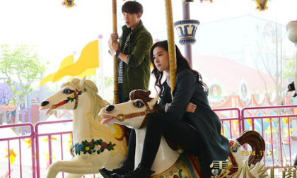 Bi Rain bất ngờ hẹn hò tình tứ với Lưu Diệc Phi