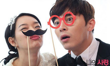 Shin Min Ah và Jo Jung Suk nhí nhảnh trong bộ ảnh mới