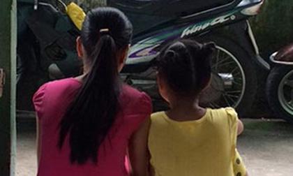 Đi vệ sinh, bé gái 8 tuổi bị nam thanh niên hãm hiếp